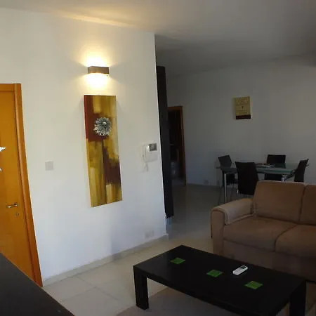 Eri E004 酒店